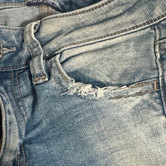 American Eagle Outfitters Light Blue Distressed Skinny Jeans - Picture 8 of 11